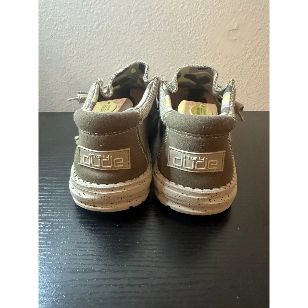 Hey Dude Wally Sox CAMEL  Boat Beach Casual Shoes Men's Size 8 Womens 9.5